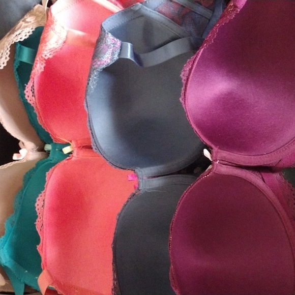 Bras - Picture 3 of 3